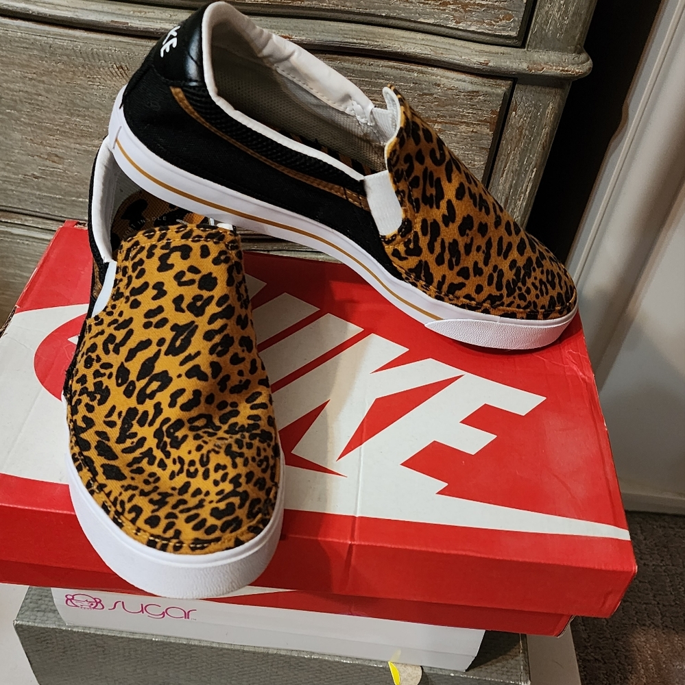 Nike slip ons